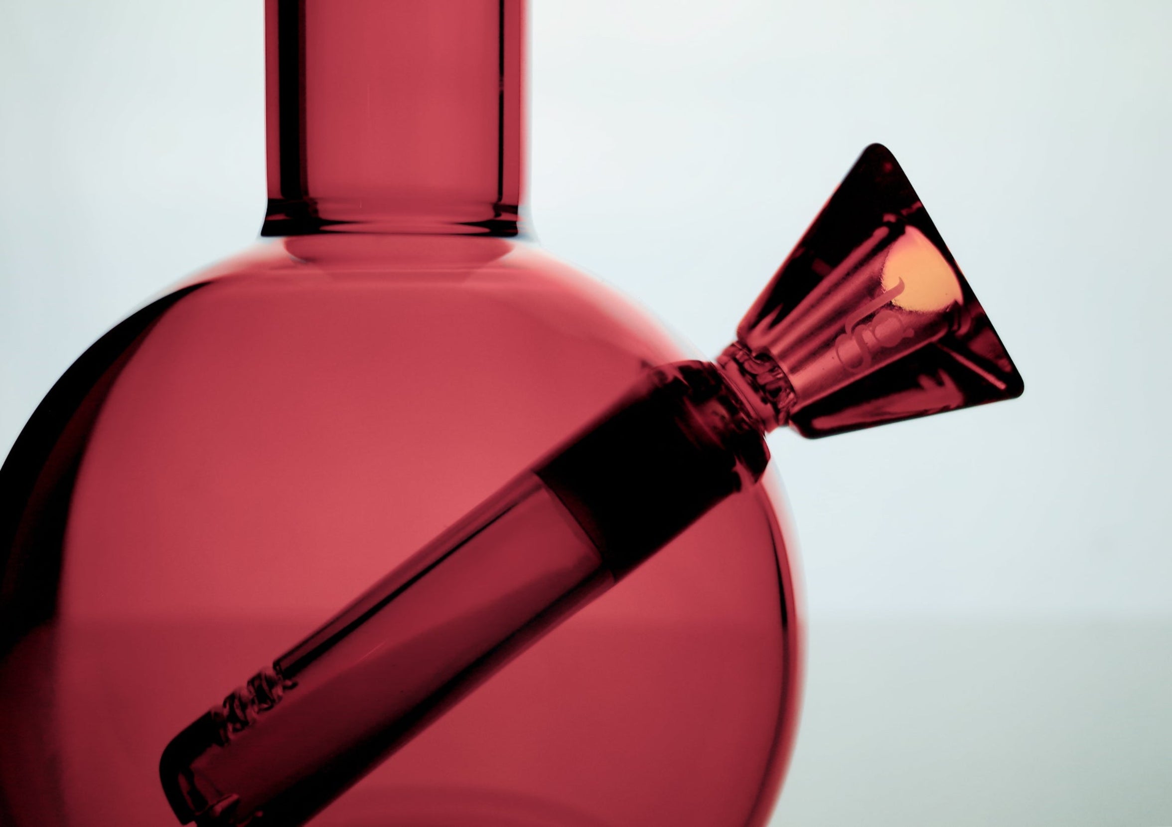 loke glass gaia in burgundy