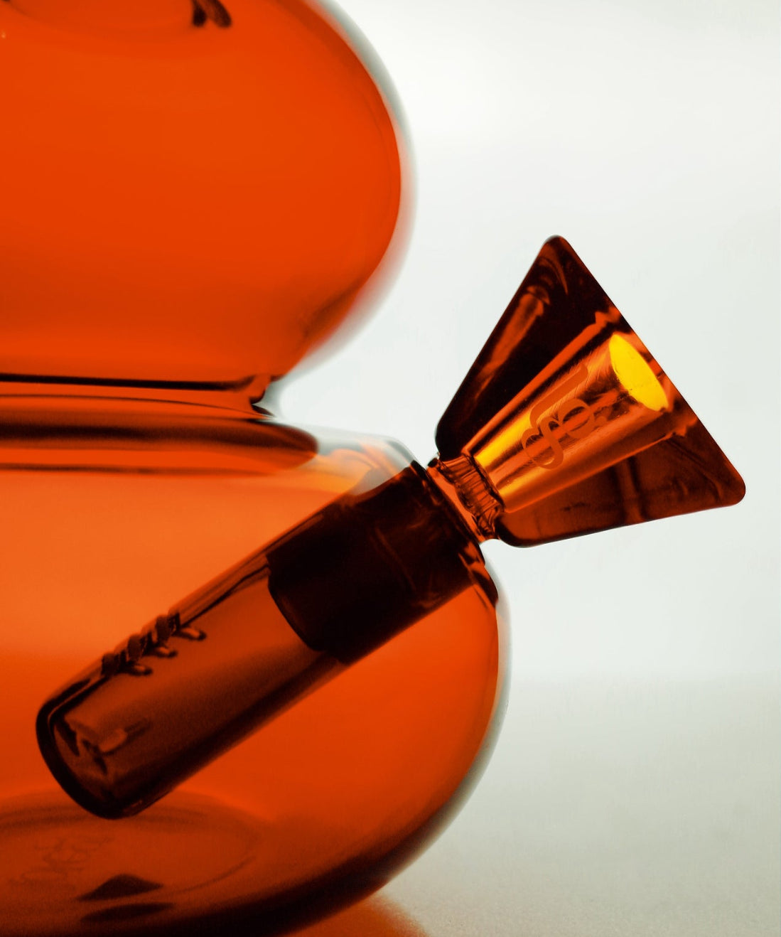 loke glass lilah bong in amber