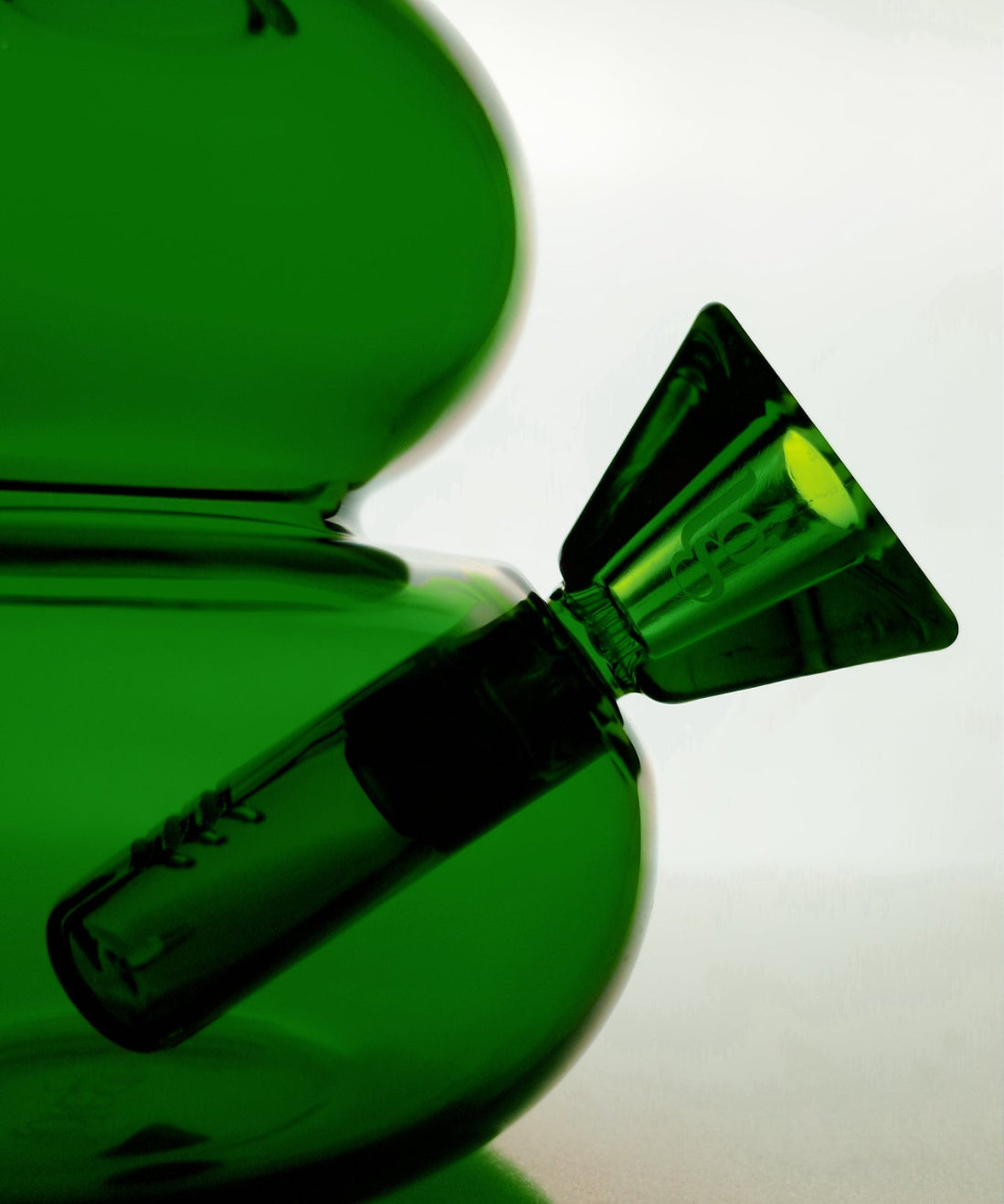 loke glass lilah bong in green