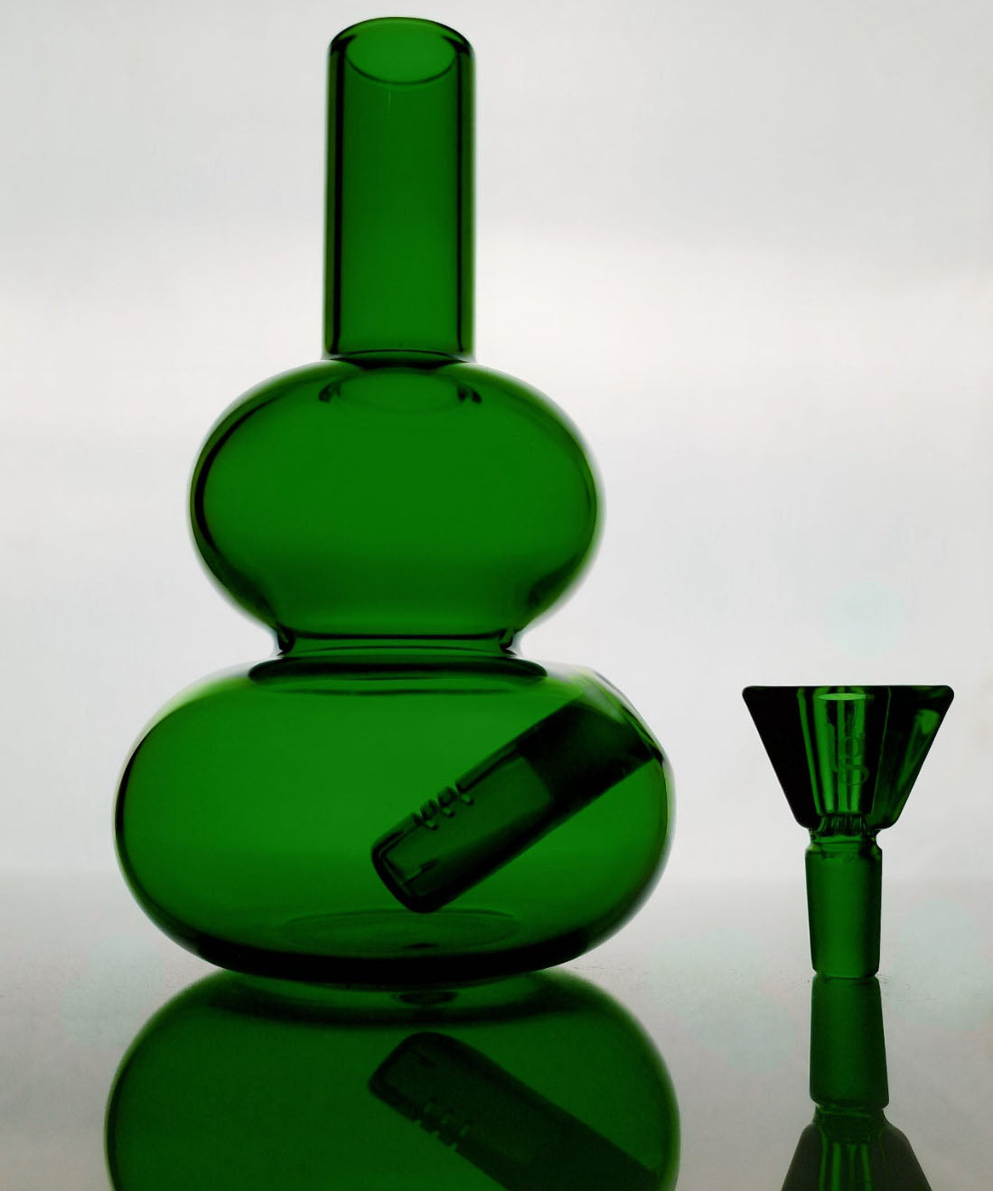 loke glass lilah bong in green